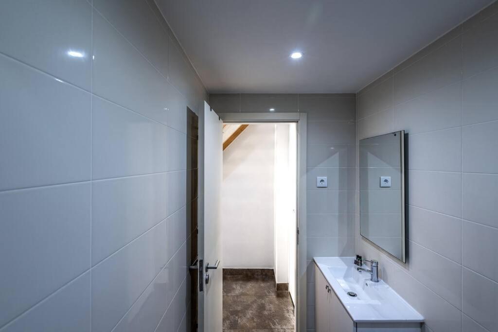 Cozy Ground Floor Studio With Ac And Loft Bedroom Lisbona Esterno foto