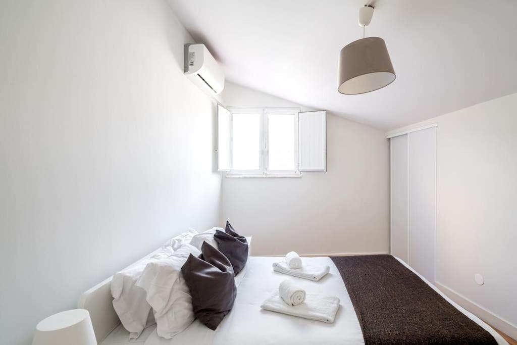 Cozy Ground Floor Studio With Ac And Loft Bedroom Lisbona Esterno foto