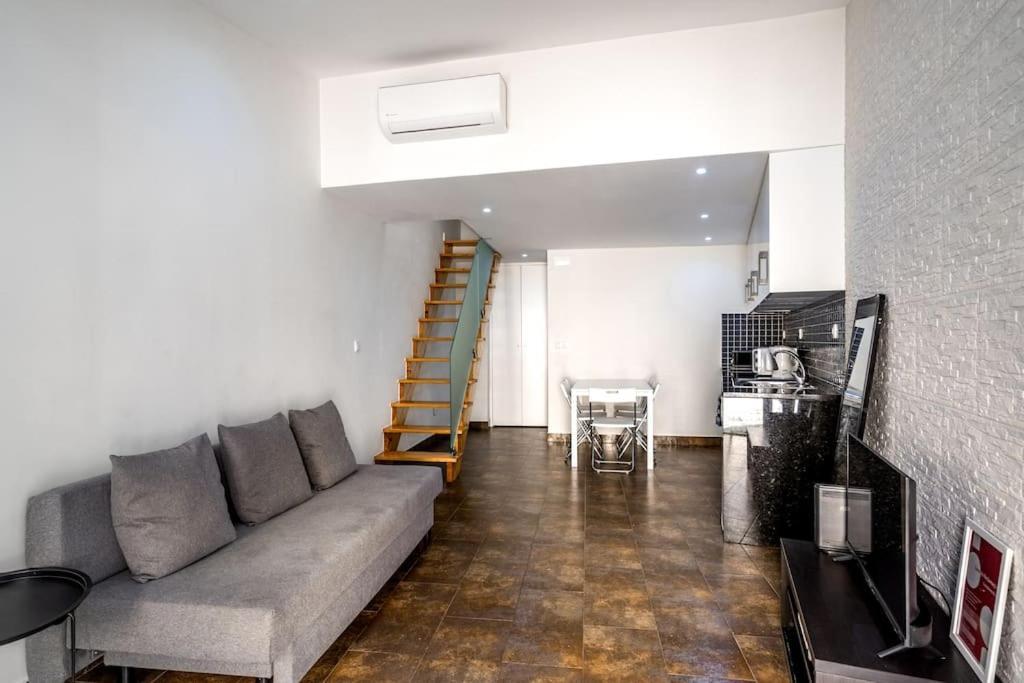 Cozy Ground Floor Studio With Ac And Loft Bedroom Lisbona Esterno foto
