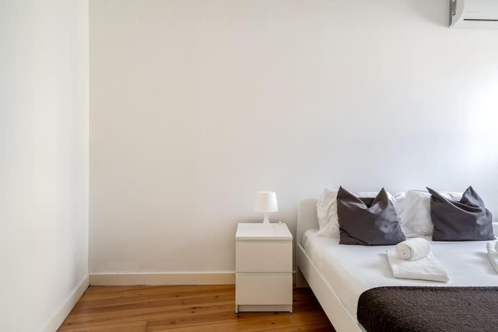 Cozy Ground Floor Studio With Ac And Loft Bedroom Lisbona Esterno foto