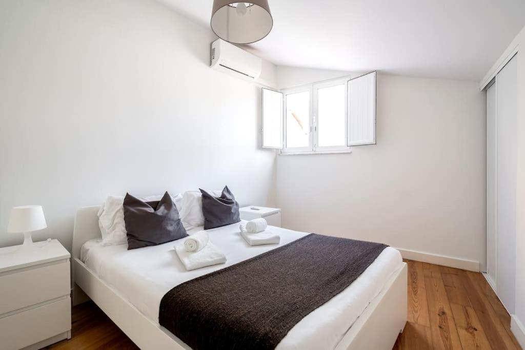 Cozy Ground Floor Studio With Ac And Loft Bedroom Lisbona Esterno foto